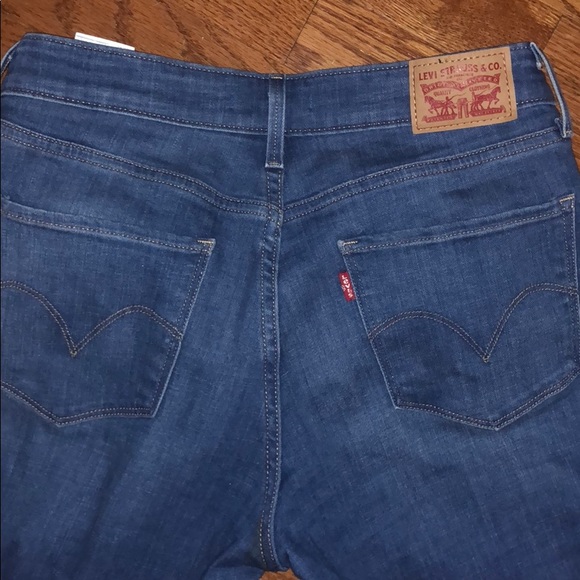 Levi Strauss Midrise Skinny Jeans - Picture 4 of 4